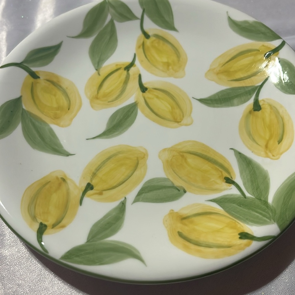 Lemons on a 7.5” Plate Andrea by SADEK Decorative Thailand Never Used - Picture 2 of 5